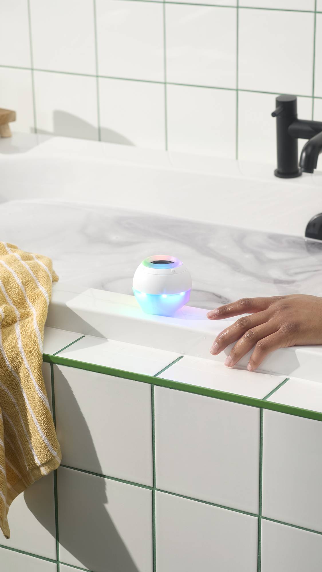 Alternative view of Bath Bot